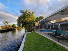 Luxury Waterfront Home minutes from the beach